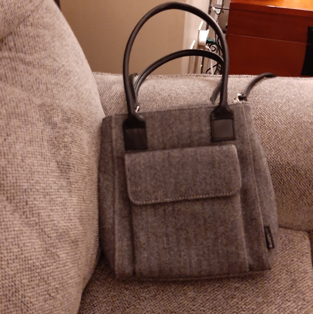 Super Cute Liz Claiborne Convertible Crossbody purse